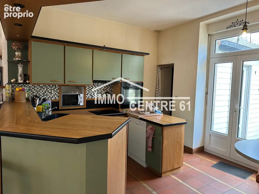 Charmante maison de 6 chambres sur 314m2 de terrain - photo 6