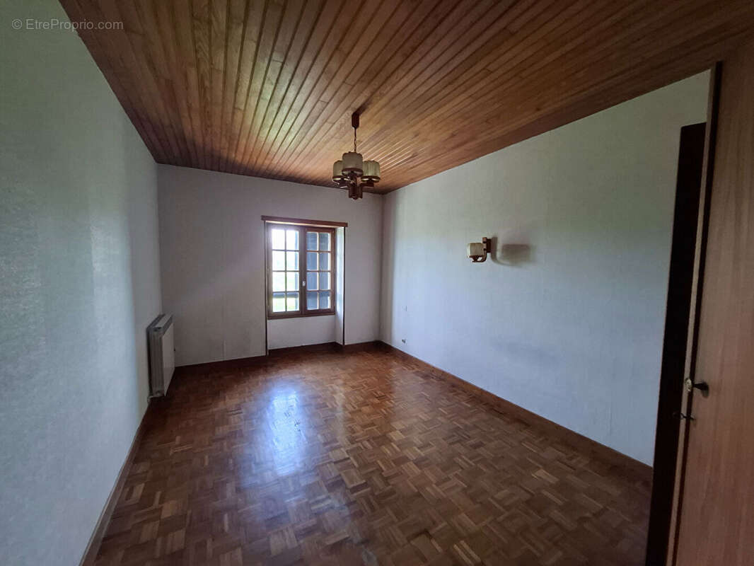 Appartement 220m²- Garage 100m² - Fort potentiel - Jardin privatif - photo 10