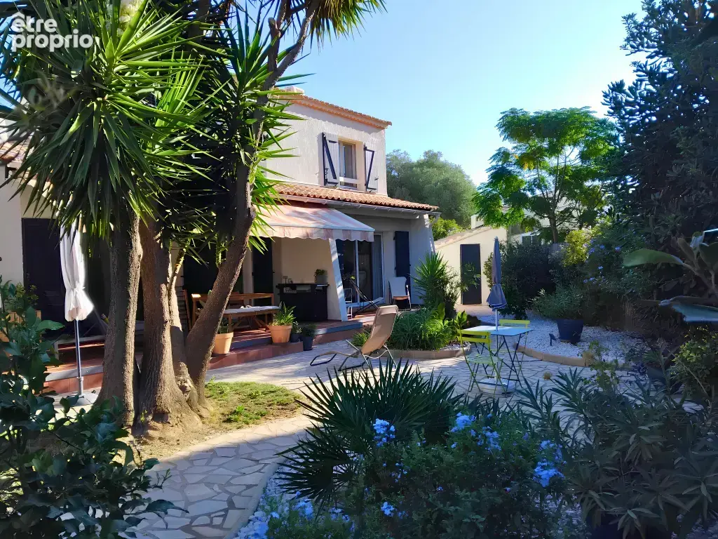 Maison à HYERES