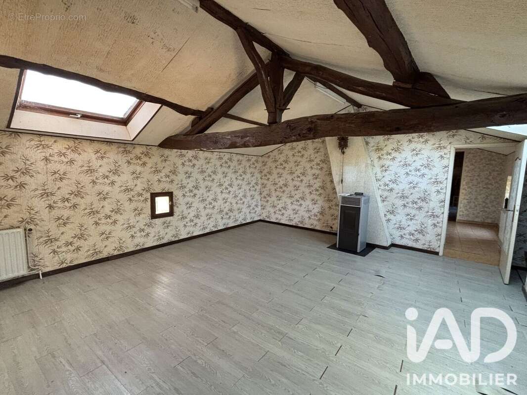 Maison 181 m² à Doue-La-Fontaine  - photo 8