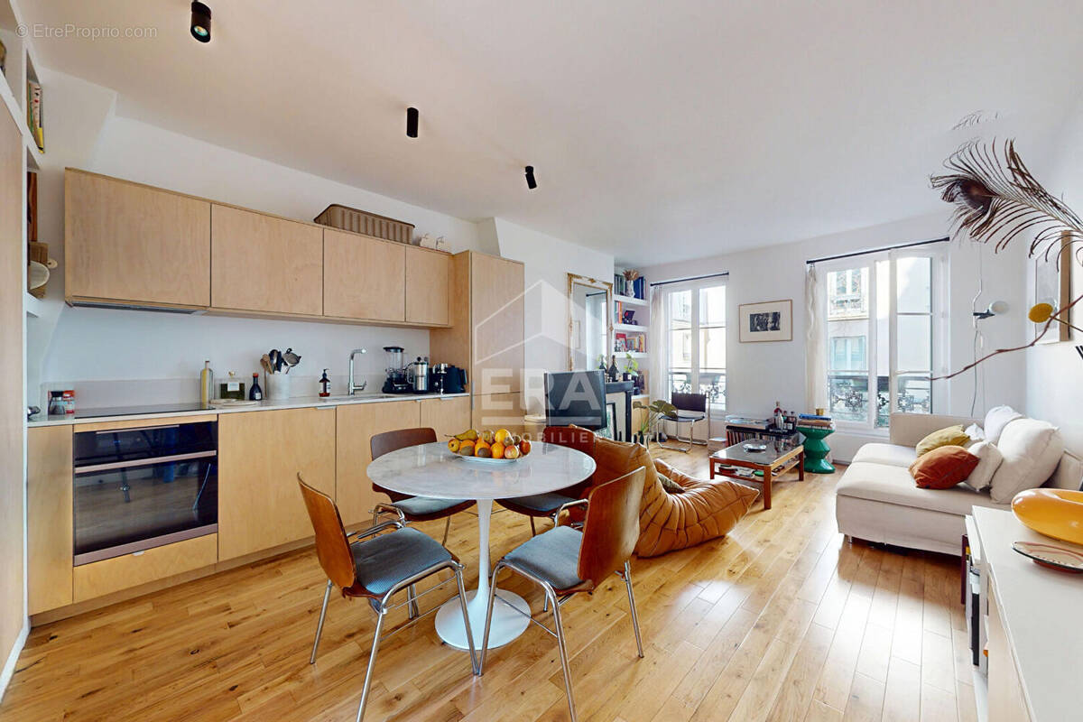 Appartement à PARIS-17E