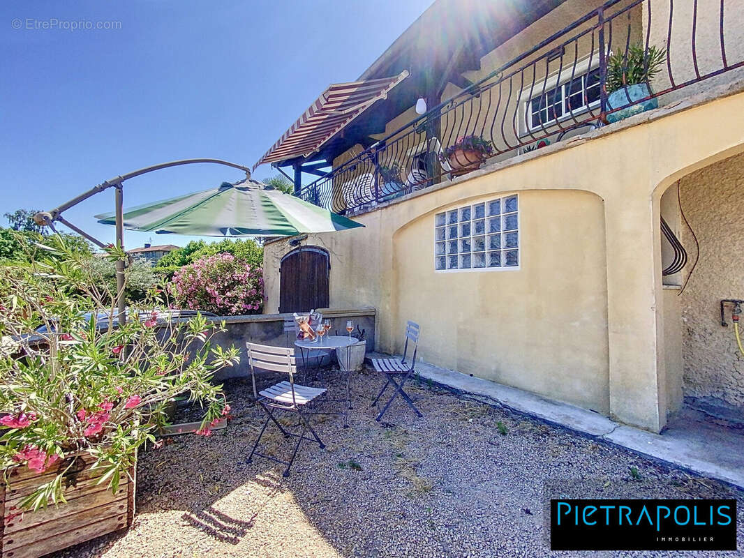 Maison à VILLIE-MORGON