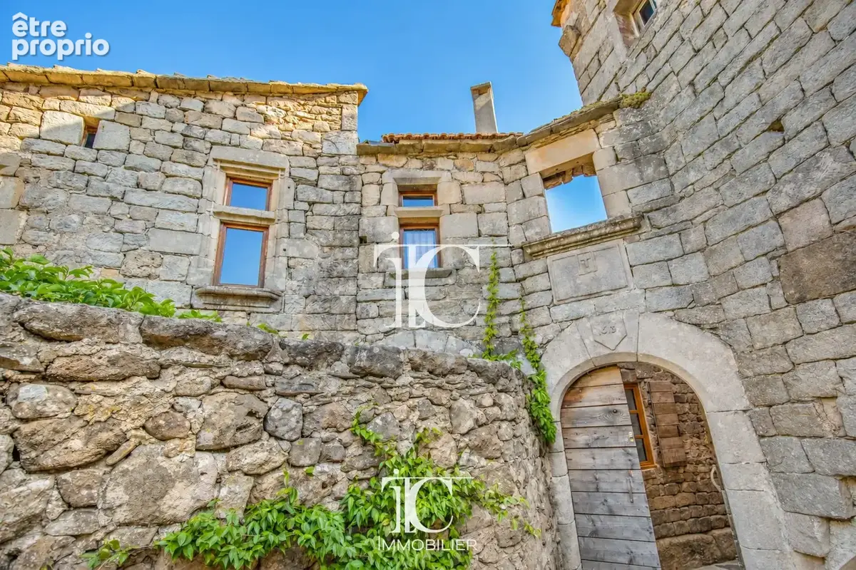 Propriete du xviieme siecle 400m² habitable 4280m² de terrain - photo 4