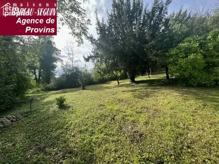 Photo Terrain à Fontenay-Tresigny au prix de 130 000€