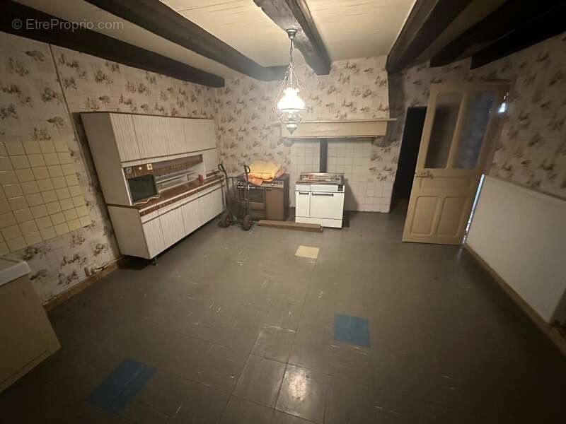 Maison à CONTREXEVILLE