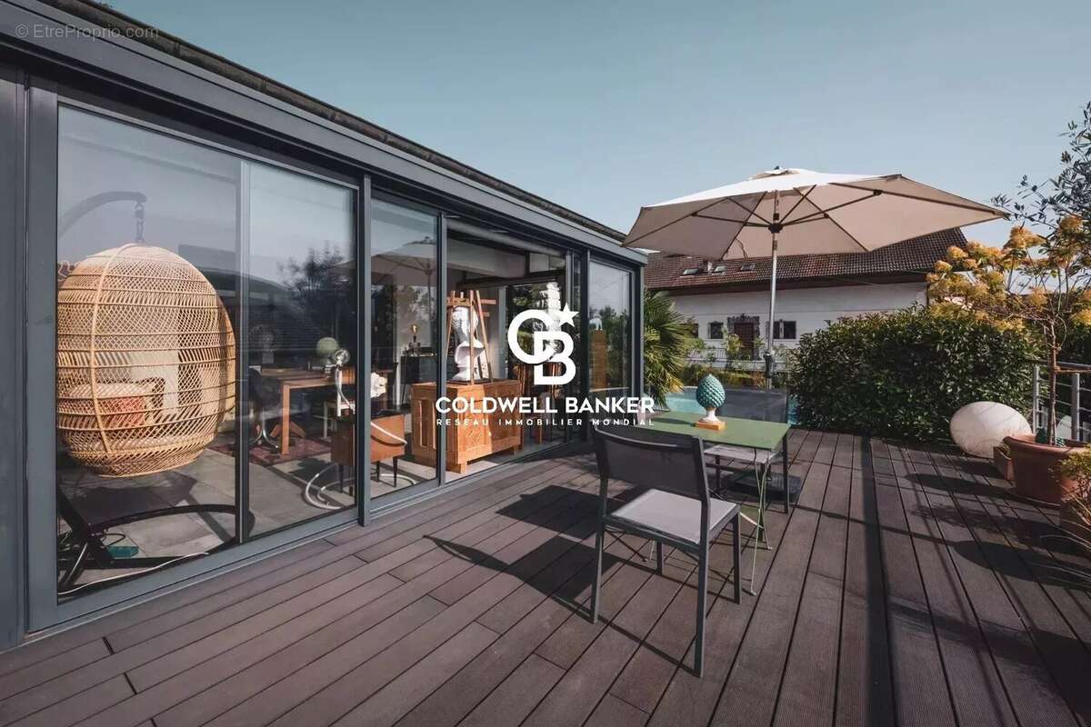 Maison à VETRAZ-MONTHOUX