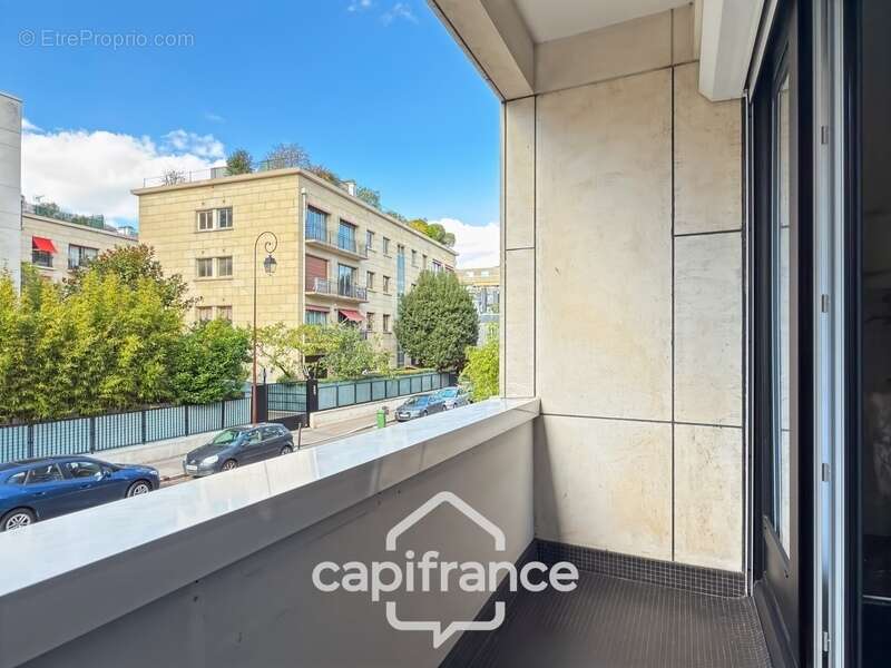 Appartement à NEUILLY-SUR-SEINE