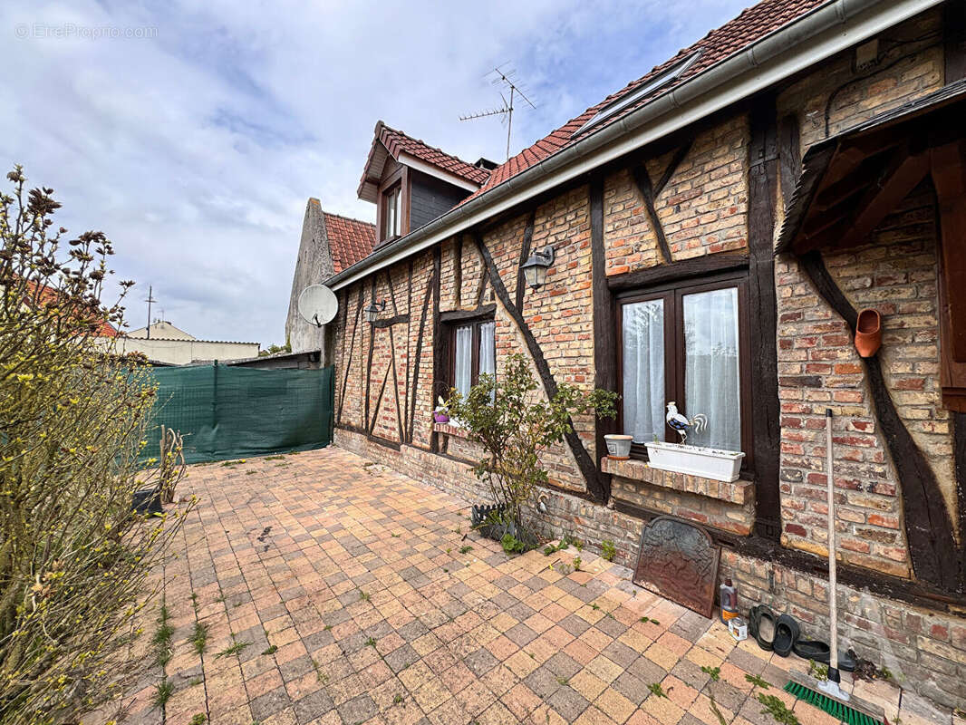 Maison à SAINT-VAAST-EN-CHAUSSEE