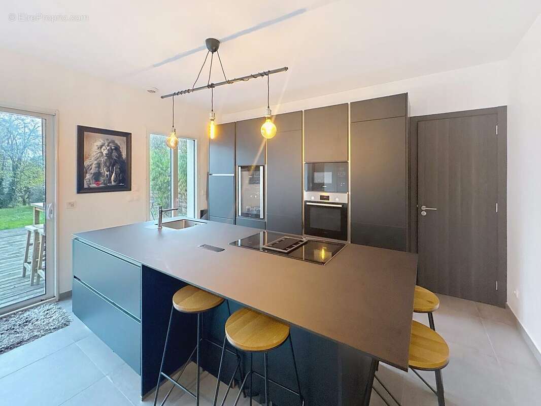 Maison à L&#039;HAY-LES-ROSES