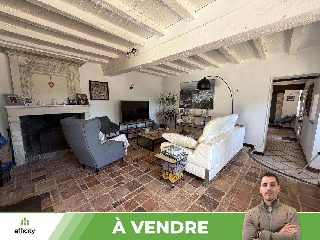 Maison 175 m² à Gizay  - photo 7