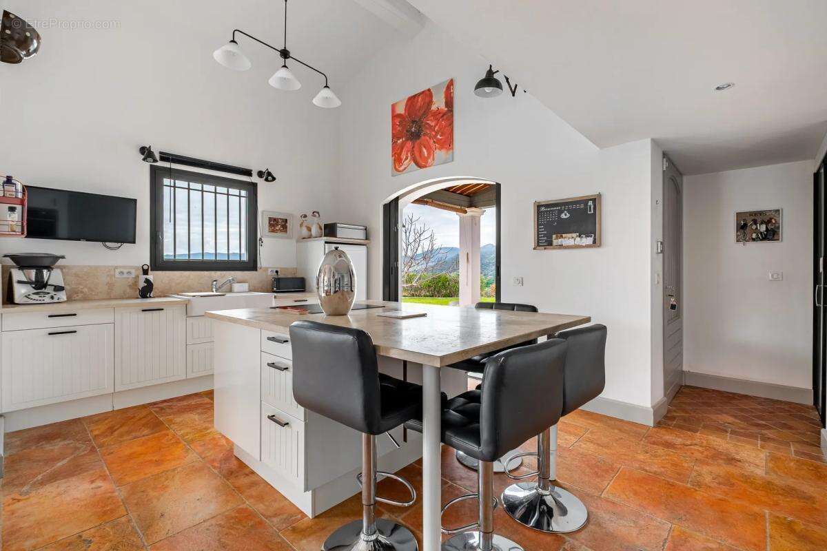 Maison à PLAN-DE-LA-TOUR