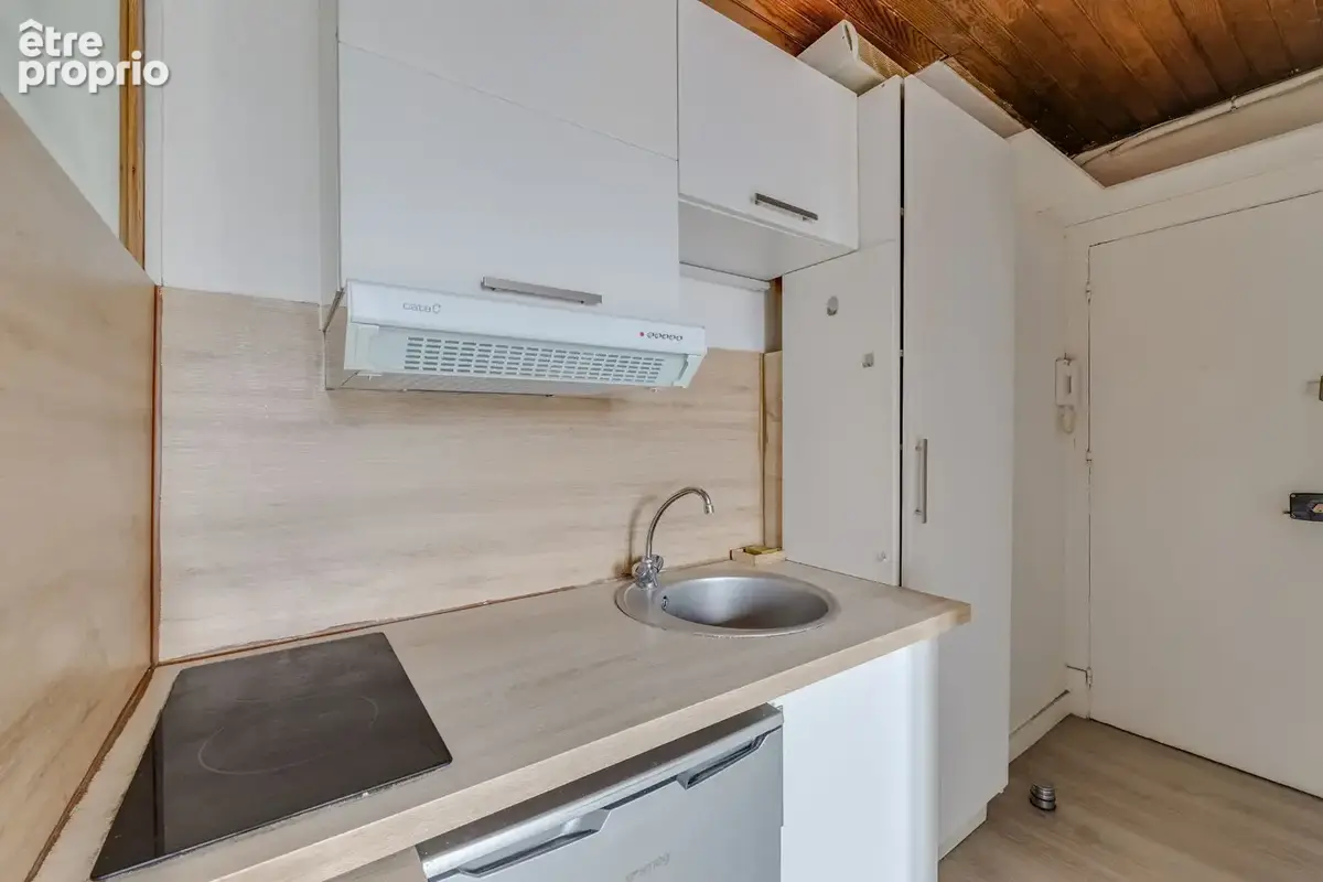 Ordener / Damrémont : Chambre 11 m² au dernier étage - photo 3