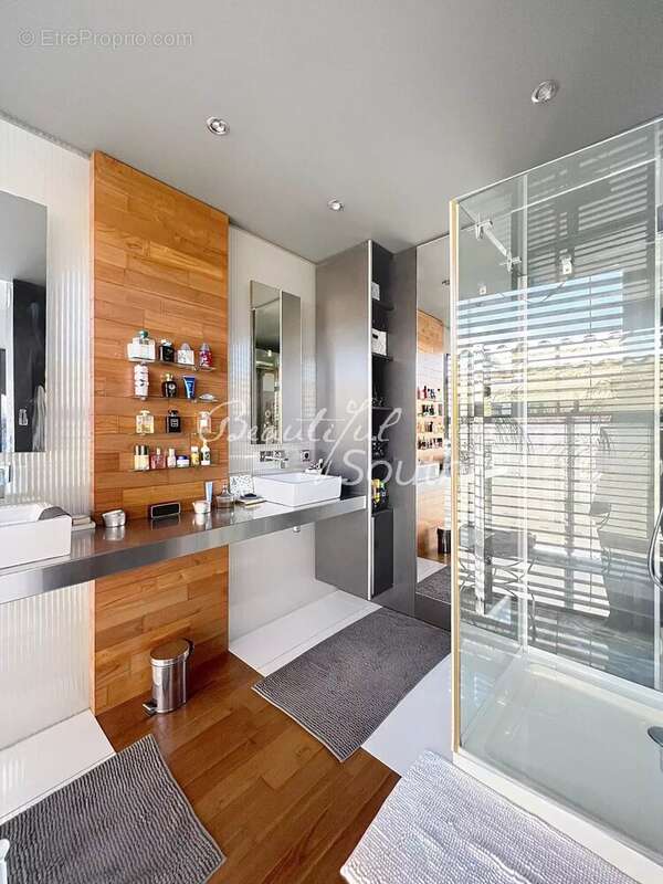 Maison à SAINT-LAURENT-DE-LA-SALANQUE