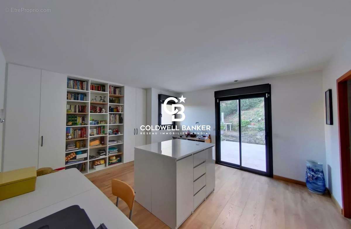 Maison à MONTESQUIEU-DES-ALBERES