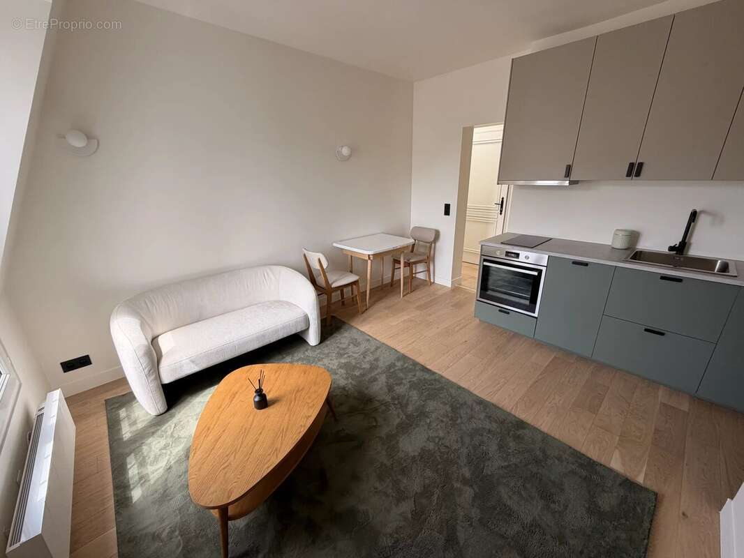 Appartement à PARIS-16E