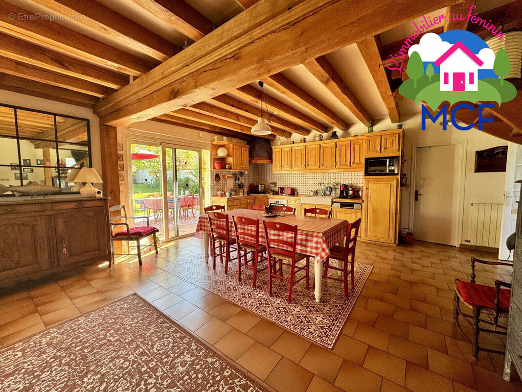 Cuisine - Maison à HOUDAN