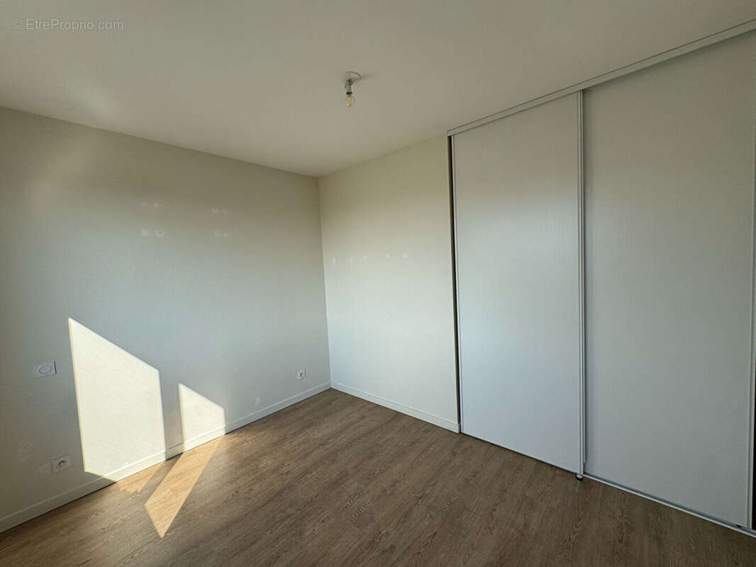 Bordeaux Chartrons / Bassins à Flots - Appartement T5 de 101.45 m² avec terrasse/jardin de 87m² et parking couvert - photo 7
