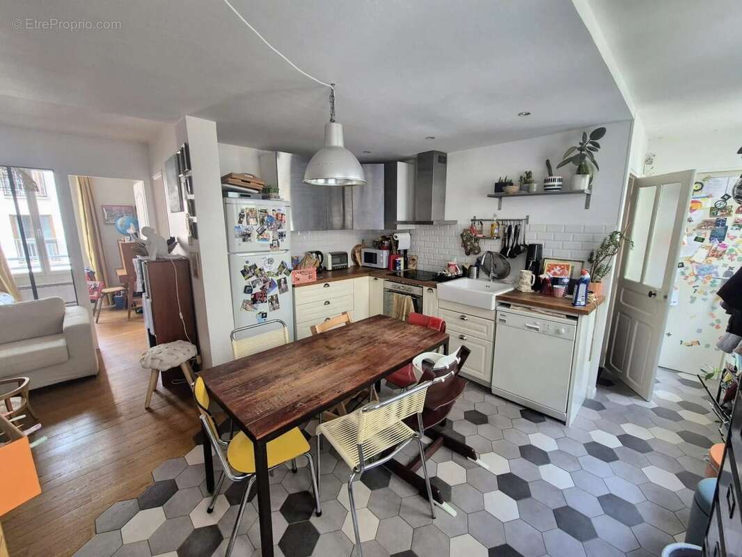 Appartement à PARIS-18E
