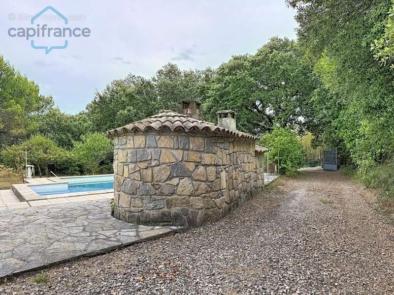 À vendre à 10 min d'Anduze: Maison avec Gîte et Piscine - Idéale pour Investissement ou Accueil Familial ! - photo 32
