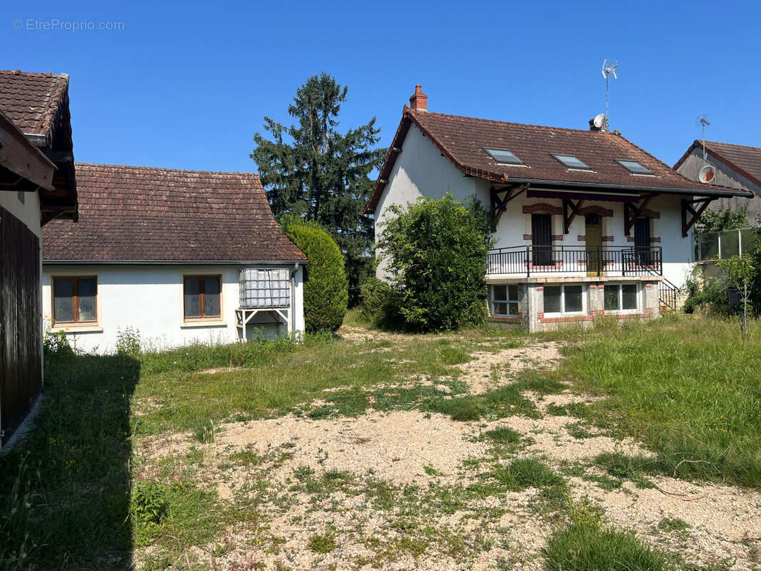 SIMANDRE Proche commerces: villa et dépendances - photo 4
