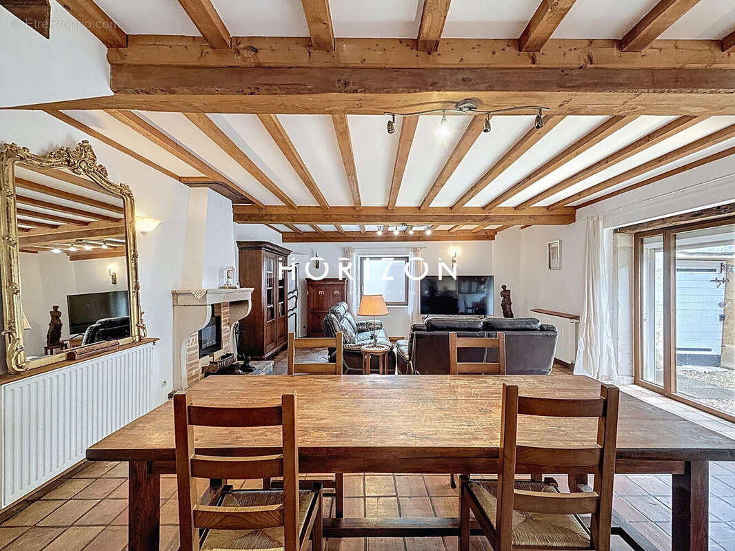 Maison à SAINT-GEORGES-DE-RENEINS