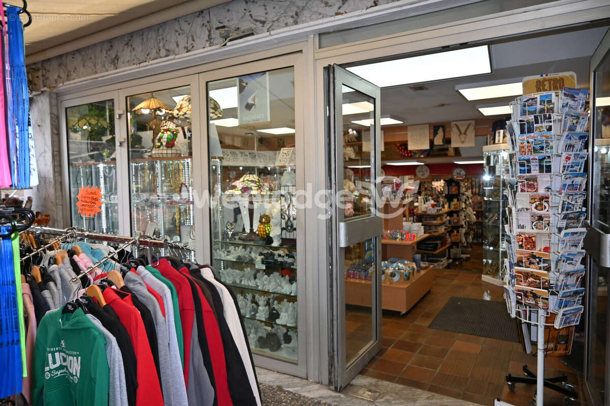 Entrée - Commerce à BAGNERES-DE-LUCHON