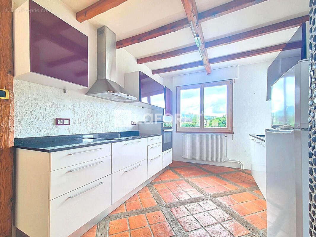 Appartement à CHALLES-LES-EAUX