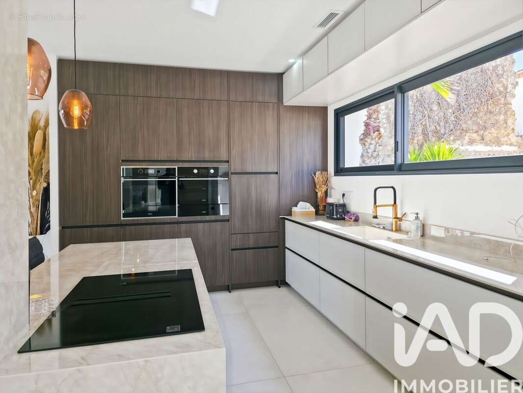 Maison 140 m² à Montblanc  - photo 3
