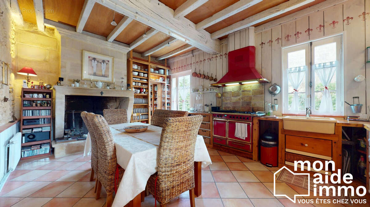 Maison à SAINT-EMILION