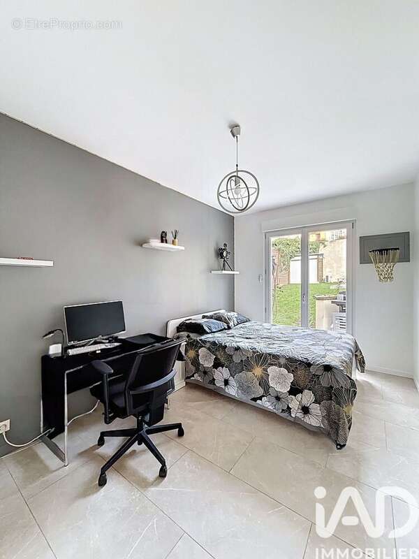 Photo 8 - Maison à SAINTRY-SUR-SEINE