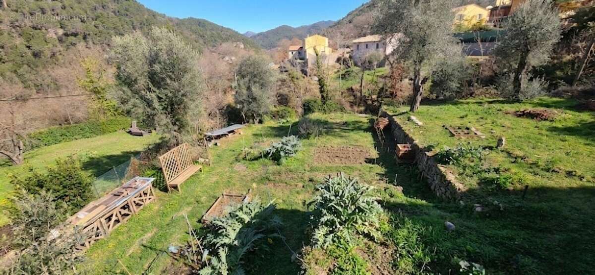 Maison à TOURRETTE-LEVENS
