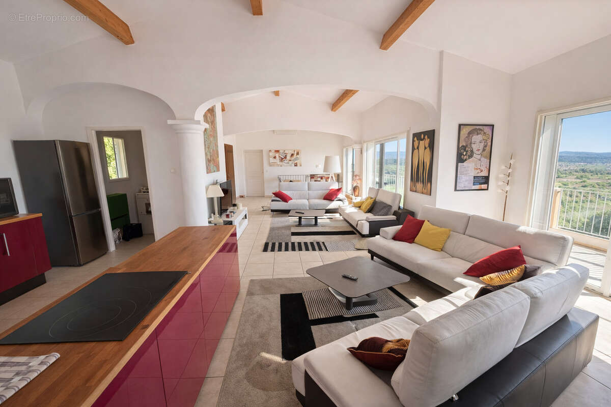 Maison à SOLLIES-VILLE