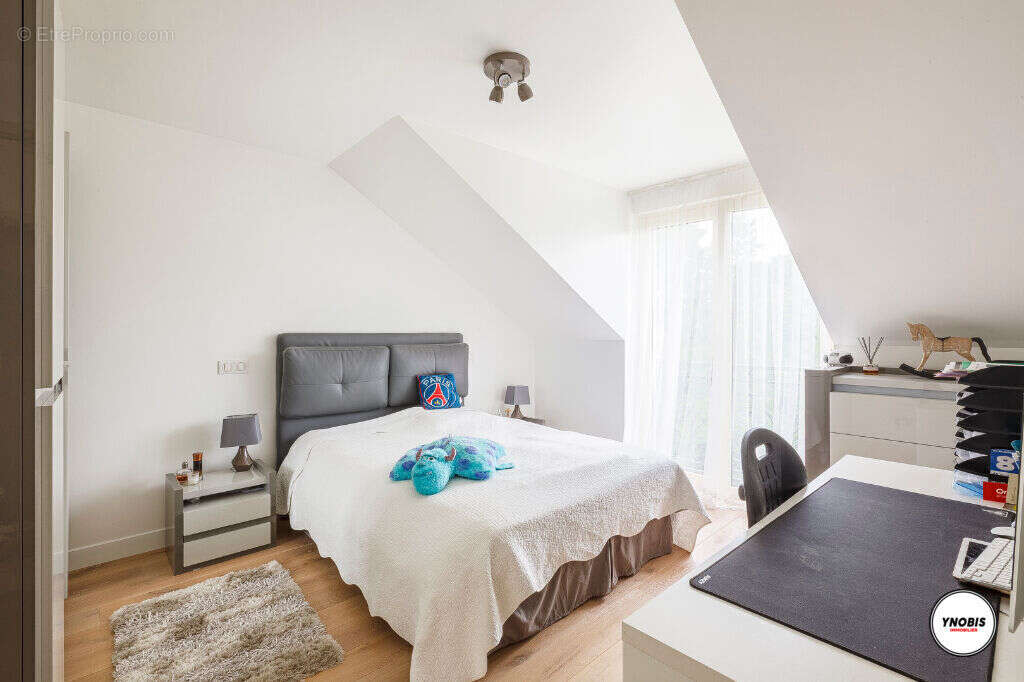 Maison à VERNEUIL-SUR-SEINE