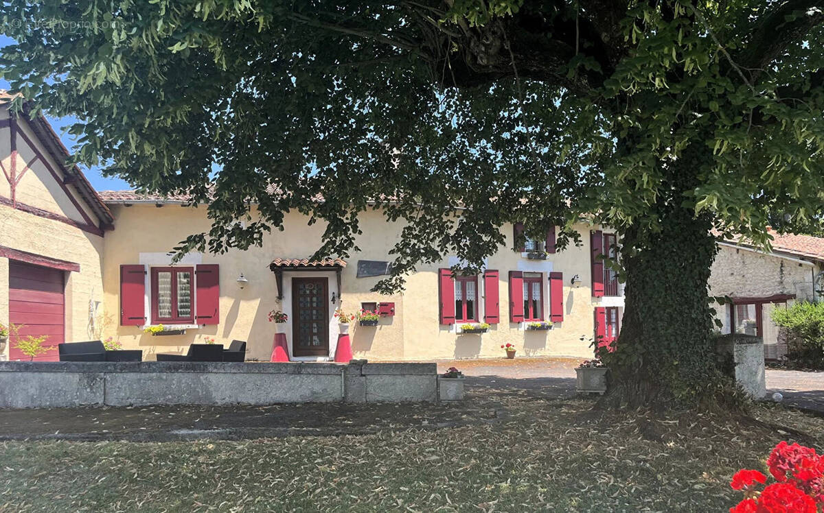Maison à SAINT-AMANT