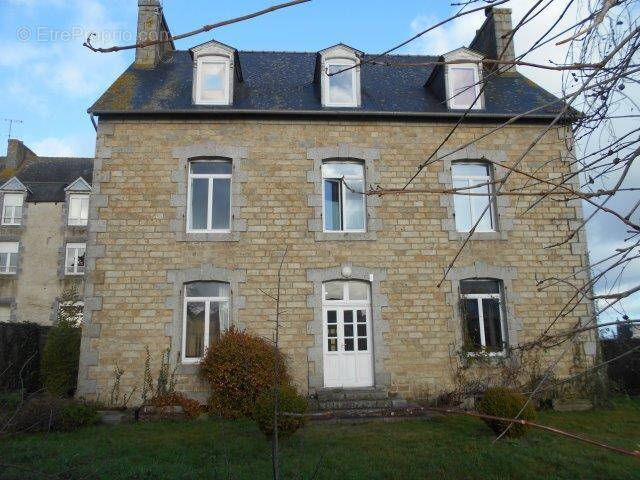 Maison à BEGARD