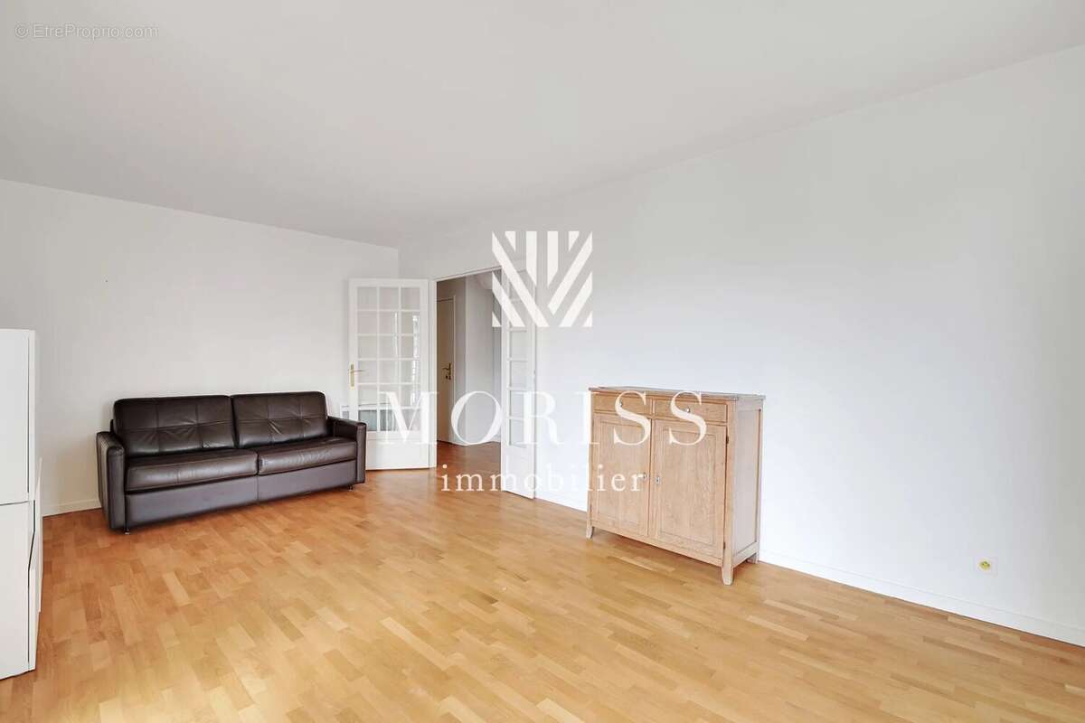 Appartement à COURBEVOIE