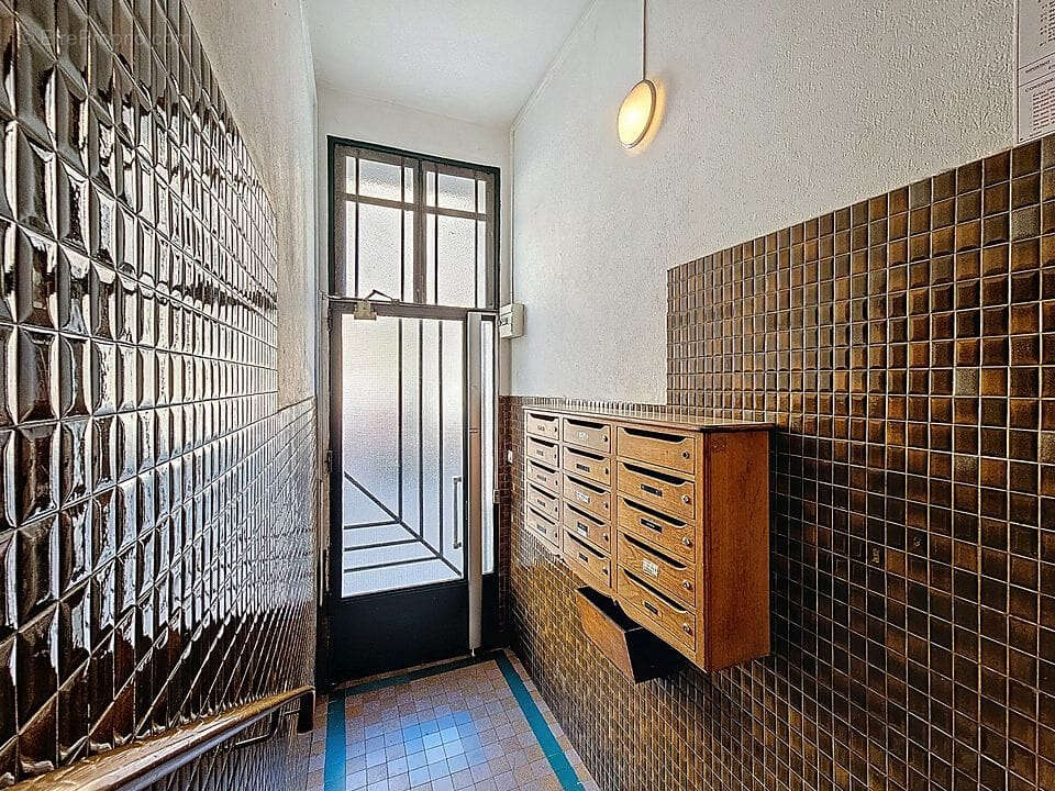 Appartement à MARSEILLE-4E