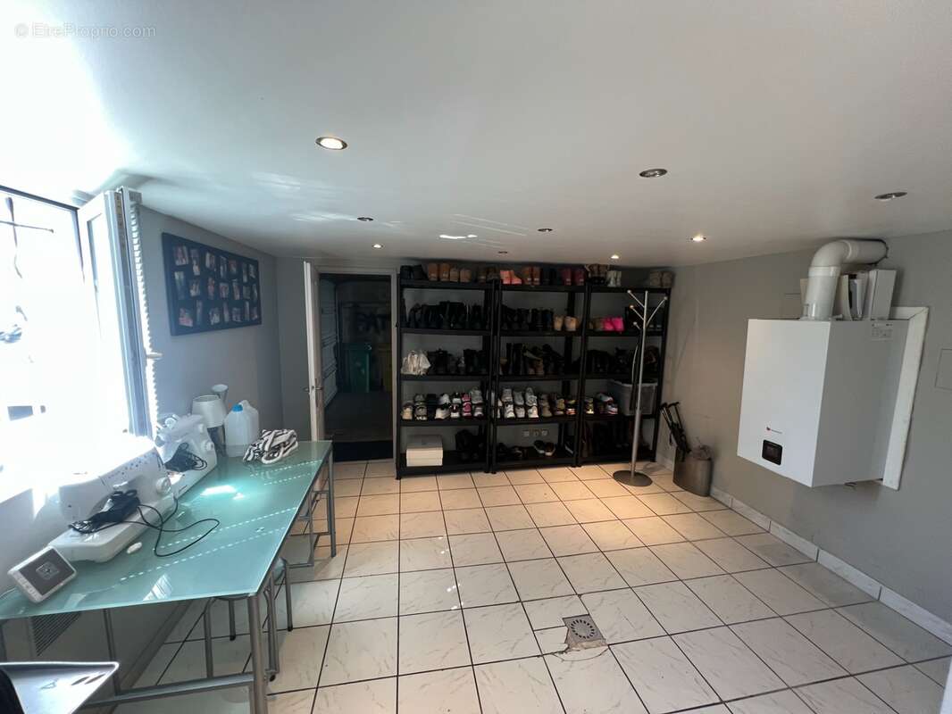 Superbe maison de 8 pieces de 215 m2 , terrasse , jardin et garage double - quartier privilegie du haut de bonneuil (94380) - photo 15