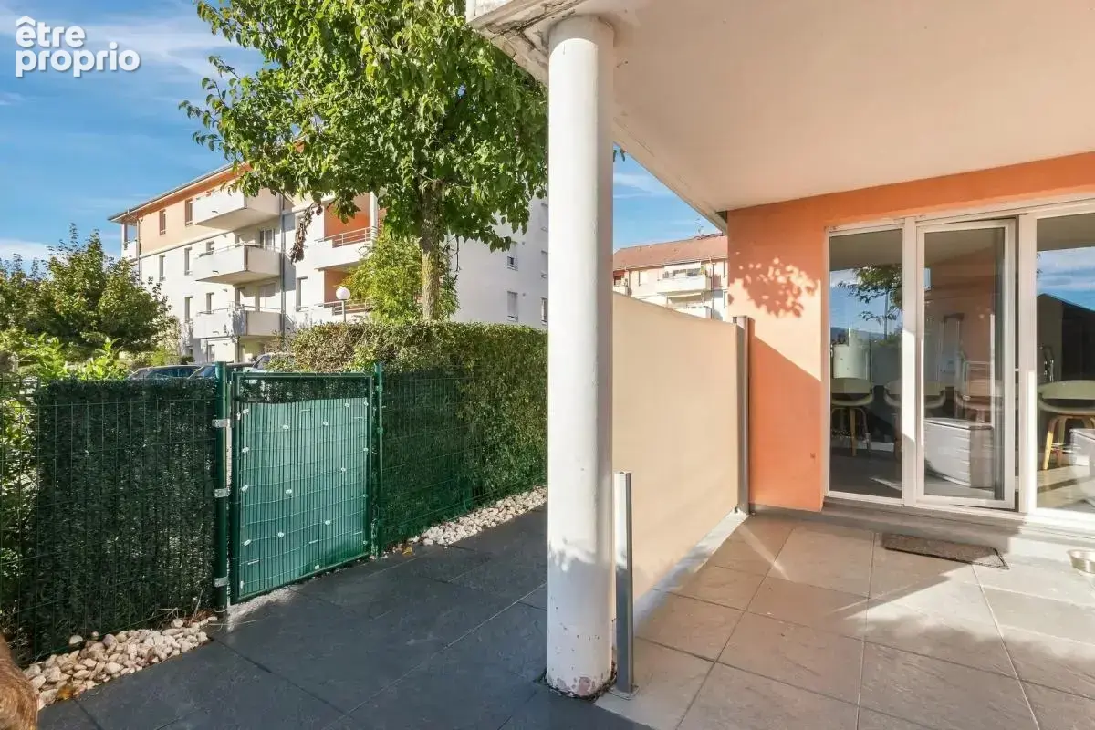 Appartement 4 pièces de 80 m² à Ville-la-Grand - Parking - Terrasse - photo 22