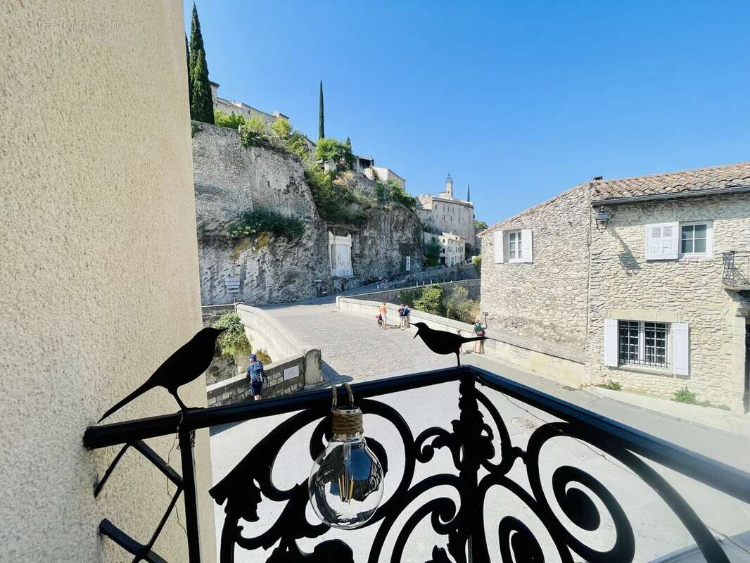 Appartement à VAISON-LA-ROMAINE