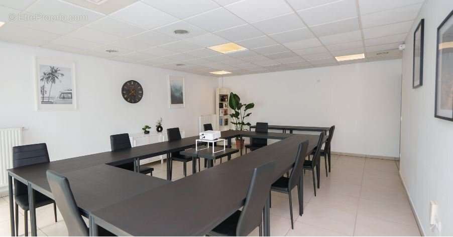 INVESTISSEMENT LOCATIF  Bobigny  Résidence Affaires Logely Residis Bobigny  7.06% de rentabilité - photo 7