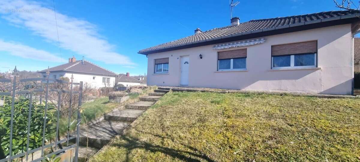 Maison familiale avec beau potentiel - CLASSE D - - photo 12