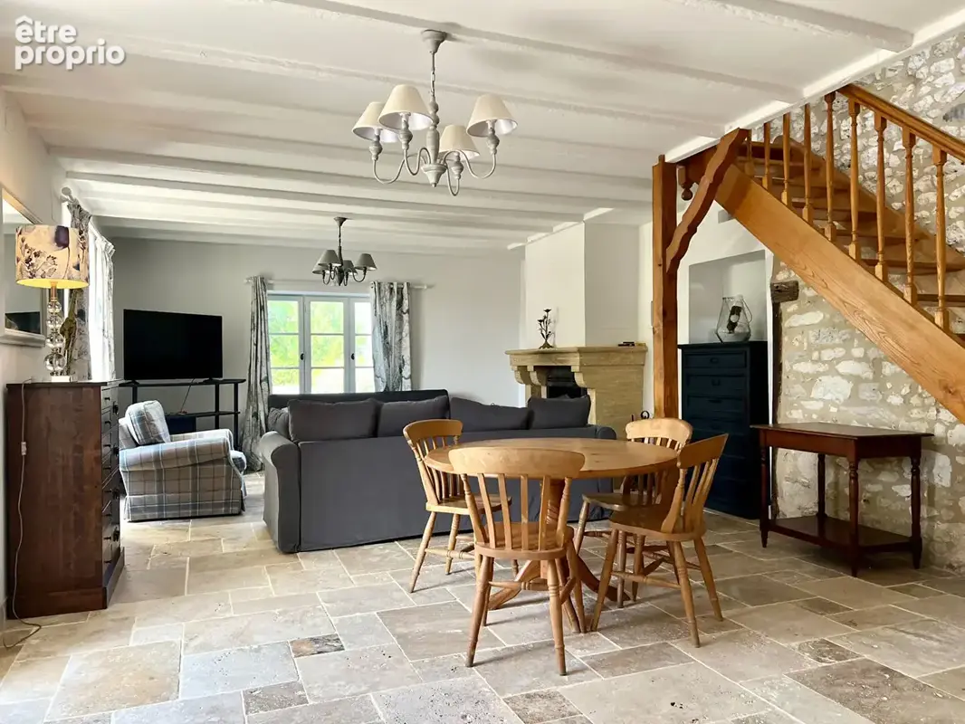 Élégante propriété familiale avec piscine dans un cadre paisible - photo 11