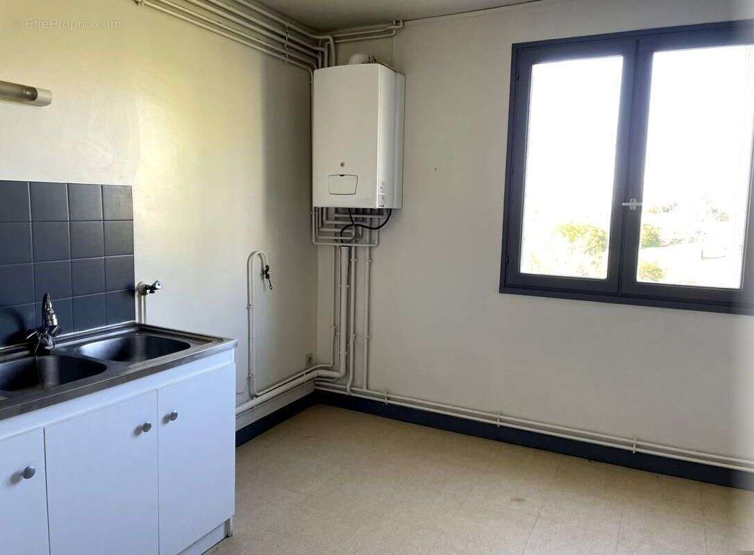 Chinon La Roche Faucon - Appartement T4 - photo 2