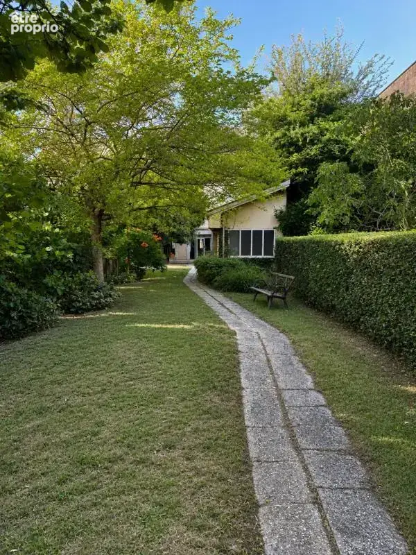EXCLUSIVITÉ – Le charme de l’ancien, de beaux volumes et un grand jardin - photo 2