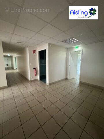Commerce 200 m² à Joue-Les-Tours  - photo 5