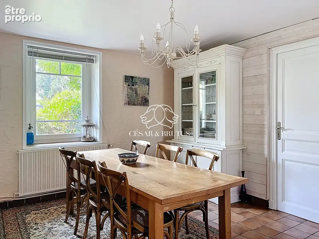 Maison 245 m² à Cordelle  - photo 6