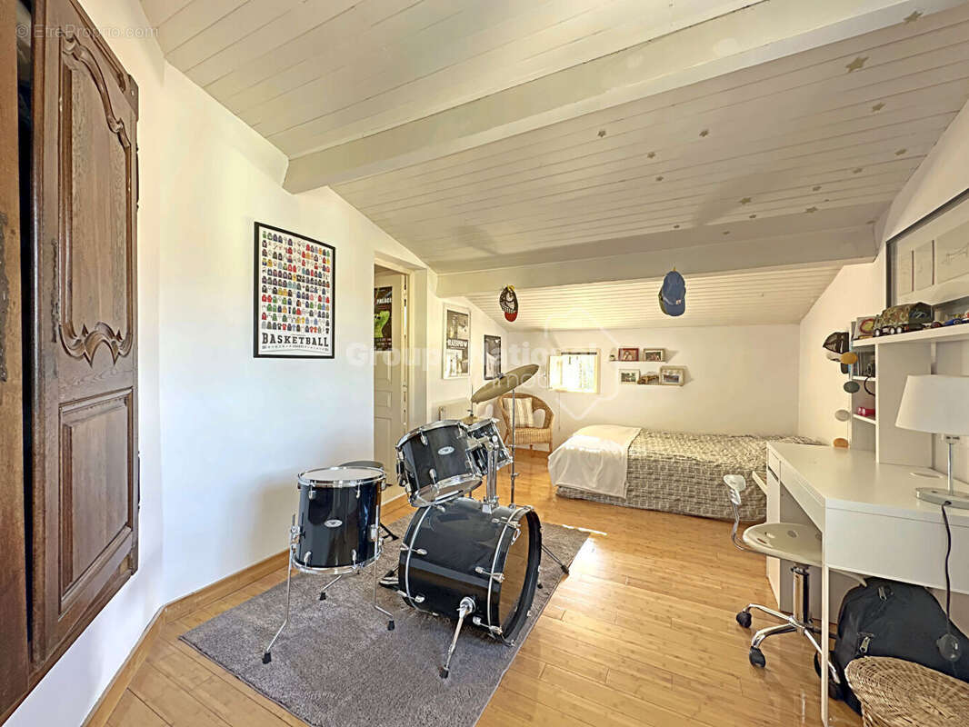 Maison à SAINT-BRES