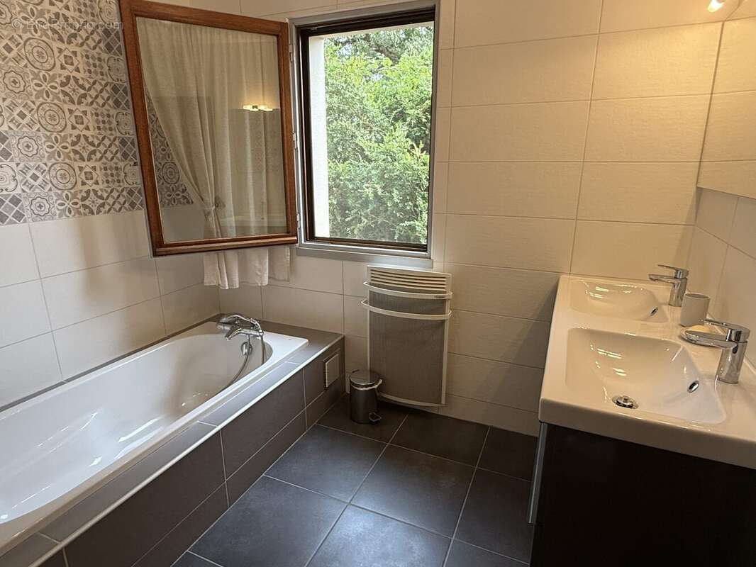 Maison à TRIE-SUR-BAISE