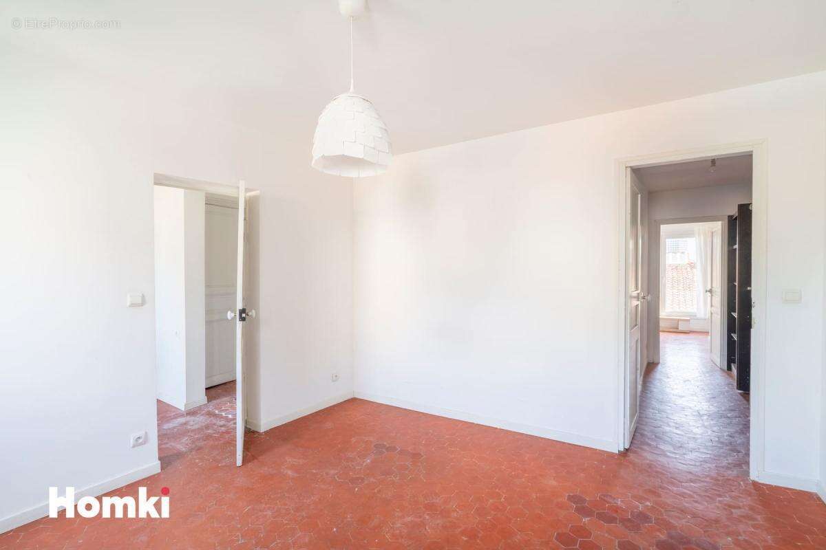 Appartement à MARSEILLE-6E
